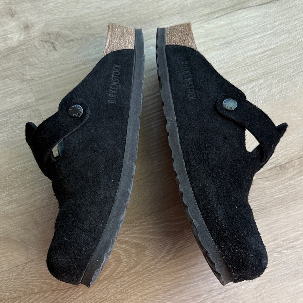 Birkenstock Soft Footbed: Black Suede - Picture 5 of 8